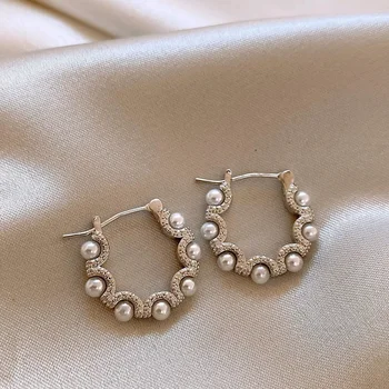 2023 Корейские новые простые серьги-кольца с жемчужным кольцом для женщин, модные маленькие универсальные женские серьги, ювелирные изделия