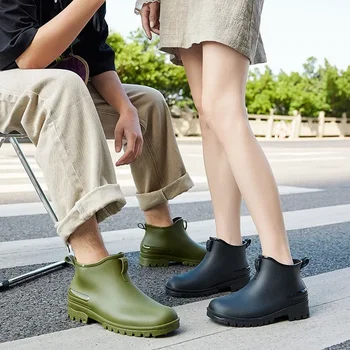 Rainshoes Женские зимние теплые корейские модные водонепроницаемые ботинки плюс плюшевые солнечные дождевые туфли мужская открытая платформа дождевая обувь