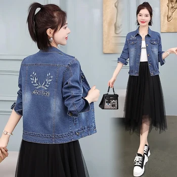 джинсовая куртка с вышивкой для женщин 2023 Весна Осень Новый Корейский Свободный Повседневный Джинс Пальто Женский Однобортный Большой Размер Короткий Топ