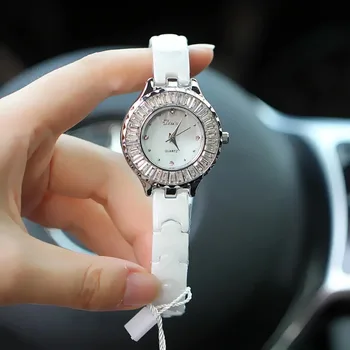  Модные часы для женщин Стрелка с гребешком Роскошные часы с бриллиантами Простая стальная полоса Водонепроницаемые кварцевые часы для девочек Reloj Para Mujer